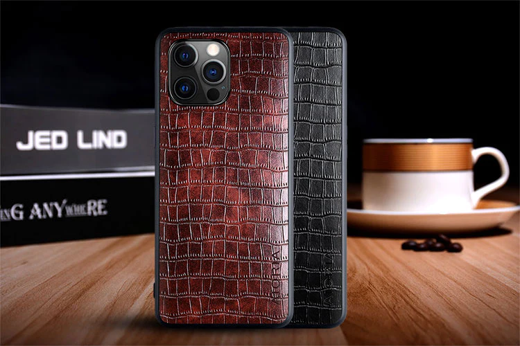 Iphone13crocodilecaseBUR_Black_750x